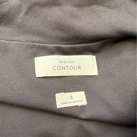 (3 for 100!) Babaton contour cropped jacket - Picture 4 of 5